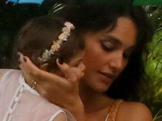 Bella, filha de Débora Nascimento e José Loreto, comemorou com festa seu primeiro aniversário neste domingo, 14 de abril de 2019