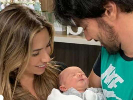 Patricia Abravanel e Fábio Faria celebram o nascimento do filho caçula