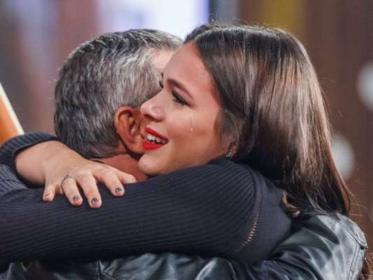 Bruna Marquezine surpreendeu o pai, Telmo, com festa surpresa nesta segunda-feira, 15 de abril de 2019, em sua mansão na Barra da Tijuca, Zona Oeste do Rio