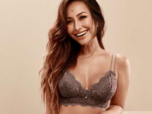 Sabrina Sato avalia corpo após Zoe em fotos de lingerie divulgadas nesta quarta-feira, dia 17 de abril de 2019