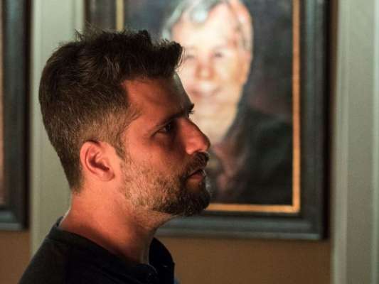 Gabriel (Bruno Gagliasso) vai acabar revelando que largaria tudo para ficar com Luz (Marina Ruy Barbosa) durante discussão com Murilo (Eduardo Moscovis), na novela 'O Sétimo Guardião'.