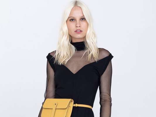 Toda a sensualidade das peças com transparência nesse outono-inverno