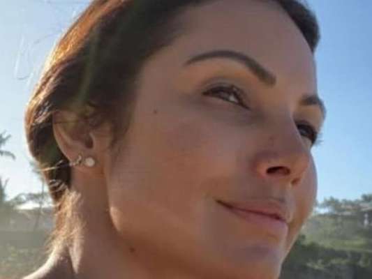 Patricia Poeta destacou beleza natural em foto sem maquiagem nesta quinta-feira, 18 de abril de 2019