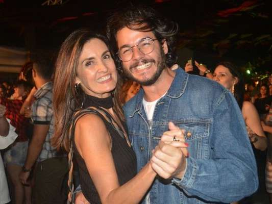 Fátima Bernardes ganhou elogio do namorado, Túlio Gadêlha, durante passeio por Pernambuco