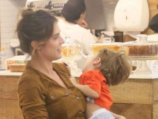 Rafa Brites minimizou ataque de birra do filho, Rocco, de 2 anos, registrada por fotógrafo: 'Vão se identificar'