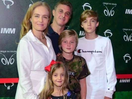 Angélica destacou o comportamento solidário dos filhos: 'Luciano Huck é inspiração'