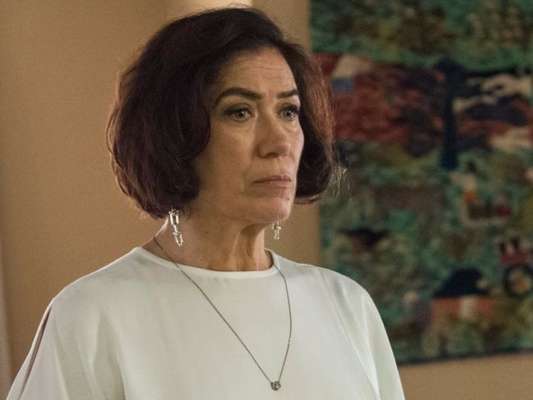 Na novela 'O Sétimo Guardião', Valentina (Lília Cabral) vai atirar em Sampaio (Marcello Novaes) após planejar a morte de Olavo (Tony Ramos) e vai parar na cadeia.