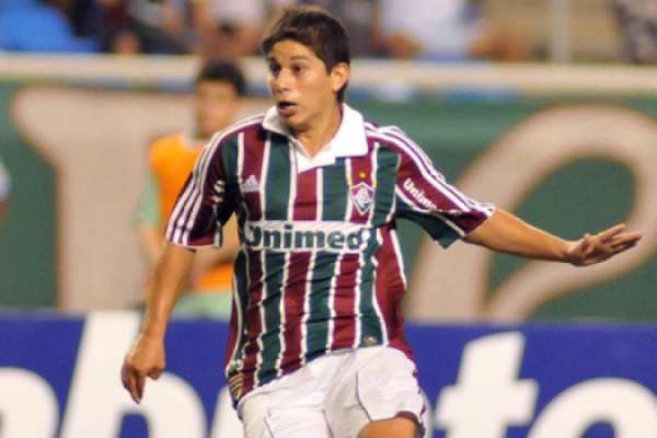 Confira imagens de Conca com a camisa do Fluminense