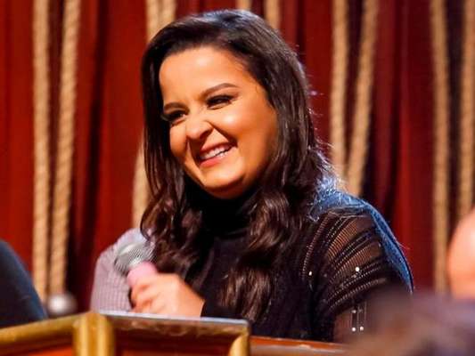 Maiara mandou recado da irmã, Maraisa, para Danilo Gentili no programa 'The Noite'