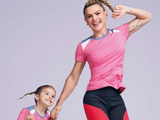Mirella Santos e a filha, Valentina, usaram looks iguais em foto postada no Instagram nesta quarta-feira, 8 de maio de 2019