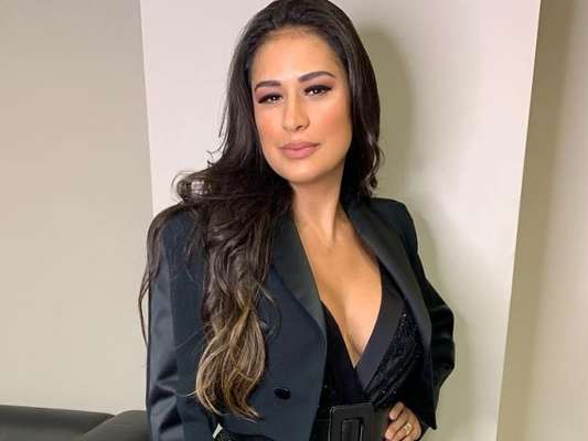 Simone exibe corpo mais magro na web após dieta e exercícios físicos