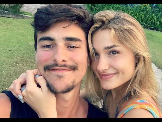 Bruno Montaleone fez exercícios com namorada, Sasha Meneghel, nesta quinta-feira, 9 de maio de 2019