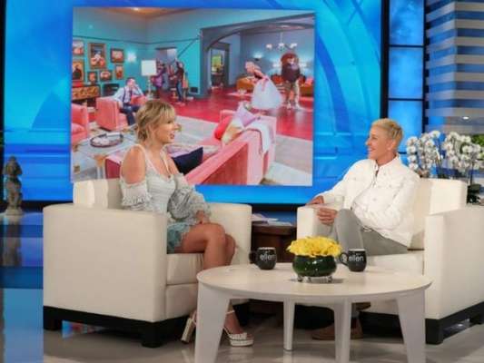 Taylor Swift é entrevistada no programa da Ellen DeGeneres depois de dois anos longe da TV