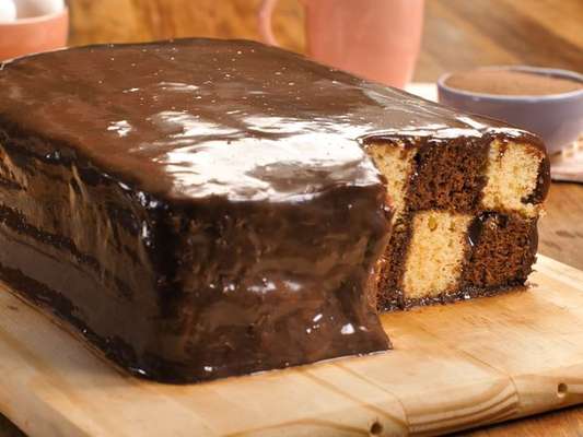 Bolo xadrez com brigadeiro