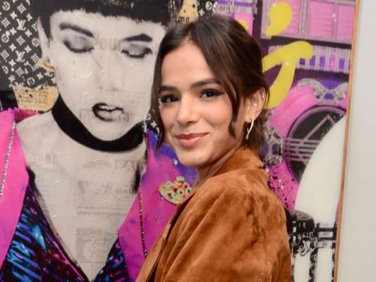 Solteira, Bruna Marquezine elege parceiro ideal em entrevista divulgada nesta quinta-feira, dia 06 de junho de 2019