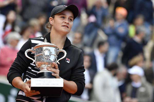 Ashleigh Barty vence tcheca e conquista Roland Garros