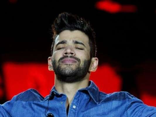 Gusttavo Lima chorou ao homenagear Gabriel Diniz em show em Fortaleza neste sábado, 8 de junho de 2019