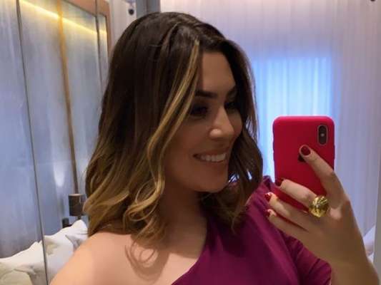Naiara Azevedo exibiu o corpo torneado em look e entregou o segredo por trás do shape.