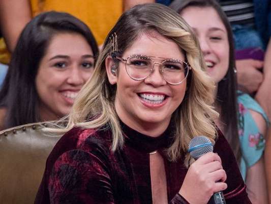 Marilia Mendonça relatou imprevisto em look nesta segunda-feira, 10 de junho de 2019