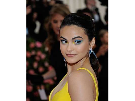 Camila Mendes, de "Riverdale", explica decisão de falar abertamente sobre seus distúrbios alimentares