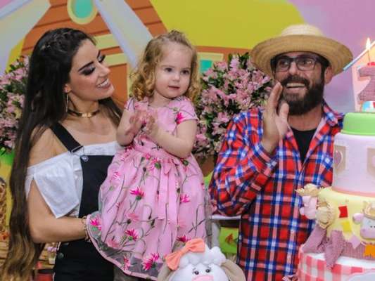 Sertanejo Hudson, parceiro de Edson, fez festa de aniversário para comemorar 2 anos da filha caçula, Helena
