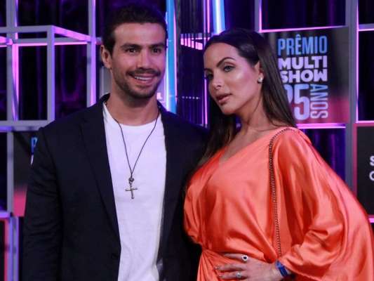 Mariano comemorou 1 ano de namoro com Carla Prata nesta quarta-feira, 12 de junho de 2019