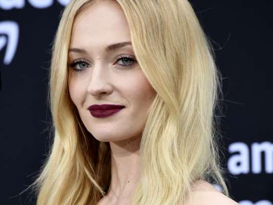 Sophie Turner diz que escondeu de seus pais que tinha feito testes para "Game of Thrones"