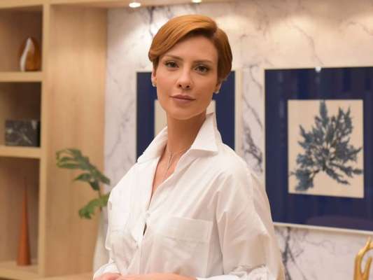 Na novela 'Topíssima', Sophia (Camila Rodrigues), Antonio (Felipe Cunha) e Lara (Cristiana Oliveira) são presos a partir do capítulo de quinta-feira, 27 de junho de 2019