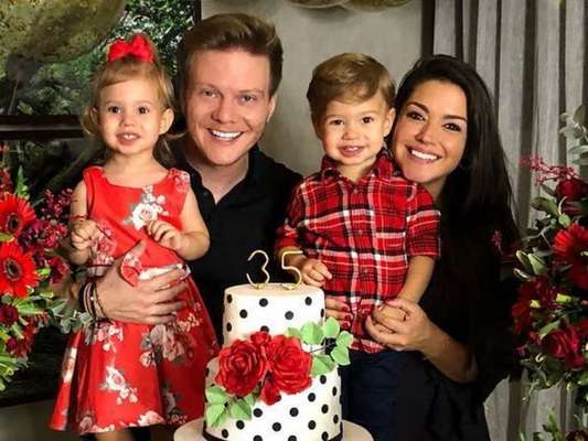 Thais Fersoza vê traços de sua personalidade em Melinda: 'Teodoro é mais o pai'