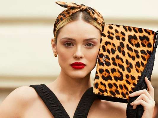 Isabelle Drummond posa para campanha de moda com as principais tendências do inverno 2019. Vem ver!