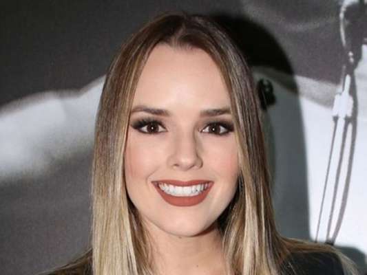 Thaeme relatou dificuldade na alimentação após nascimento da filha, Liz: 'Já que não durmo, eu como bastante carboidrato'