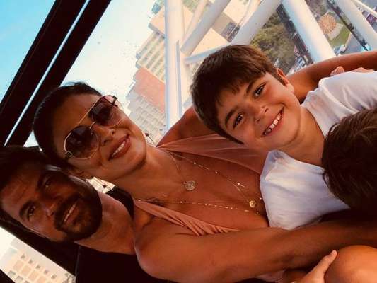 Dona do jogo! Ju Paes leva a melhor em corrida inusitada com os filhos nesta segunda-feira, dia 09 de julho de 2019
