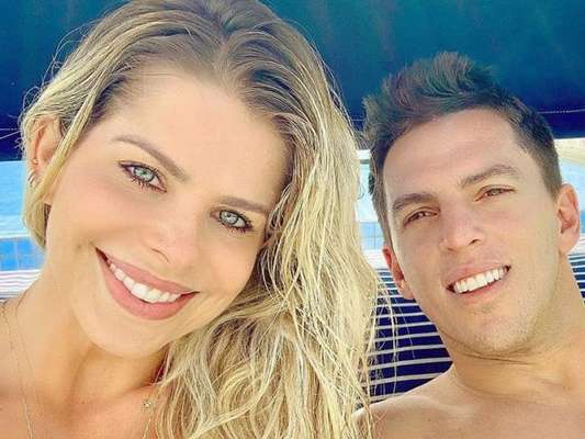 Semelhança entre Karina Bacchi e Amaury Nunes chamou atenção em foto no Instagram
