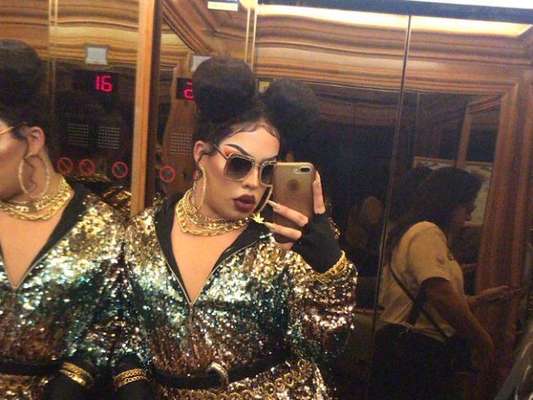Usuários do Twitter criticam Gloria Groove por causa de tweet de 2012