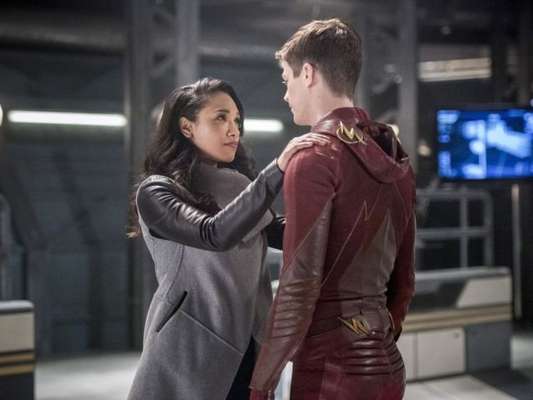 Grant Gustin faz stories defendendo Candice Patton, colega de elenco em "The Flash"