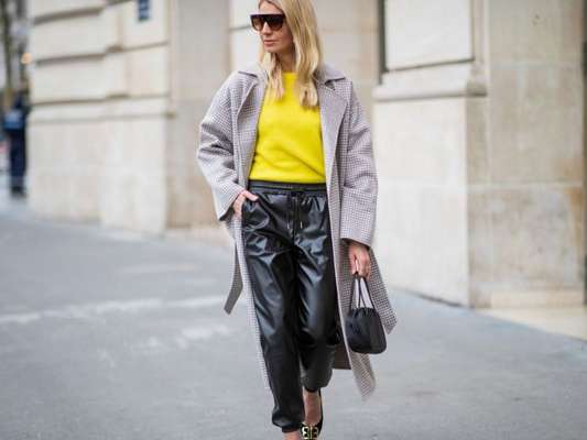 10 looks com calça preta para todas as temperaturas