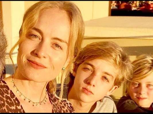 Filho de Angélica e Huck, Joaquim encanta mãe com atitude diante de irmã. Veja foto postada pela apresentadora no Instagram Stories
