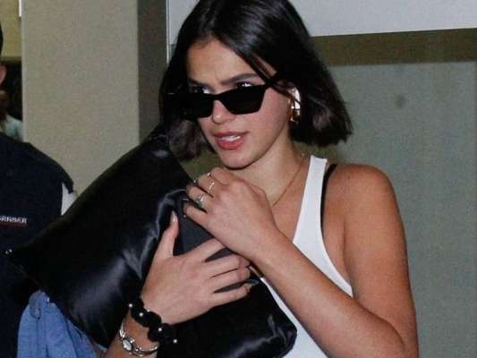 Bruna Marquezine é fotografada ao desembarcar em aeorporto do Rio de Janeiro, nesta quarta-feira, 17 de julho de 2019