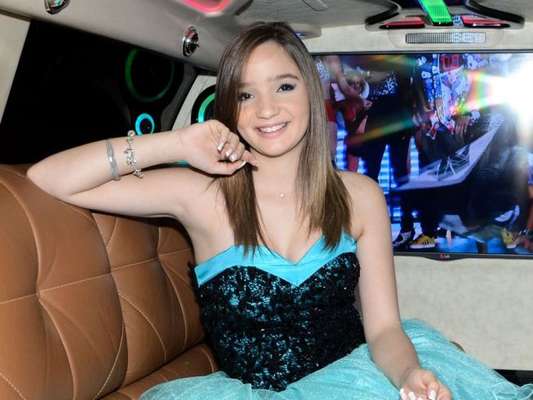 'Menina Fantasma' Anna Livya Padilha supreendeu ao posar de biquíni para foto: 'Perfeita'