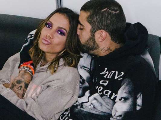 Anitta ganha chamego de Pedro Scooby e promoter faz vídeo de beijo: 'Uma vela'