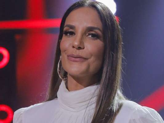 Ivete Sangalo viaja rumo às Maldivas com marido, Daniel Cady, e brinca em ter mais filhos