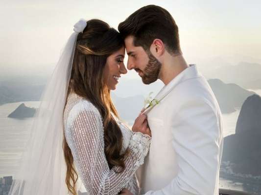 Alok vai ser pai! O Dj anunciou a gravidez da esposa, Ramona Novais, durante seu show do festival Tomorrowland