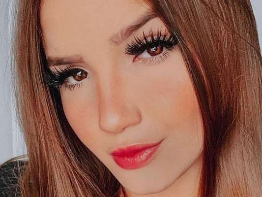 Anna Livya Padilha, a 'Menina Fantasma' do SBT, relata ao Purepeople assédio em fotos em rede social: 'Perguntam 'qual é o cachê?''