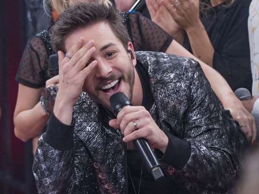 Junior Lima se derreteu neste sábado, 20 de julho de 2019, ao ver o filho, Otto, tocando bateria no palco de seu show com Sandy