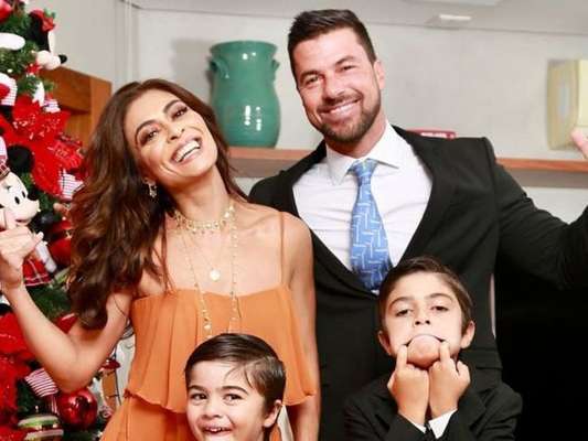 Juliana Paes e o marido, Carlos Eduardo Baptista, festejaram os 6 anos do filho caçula, Antônio