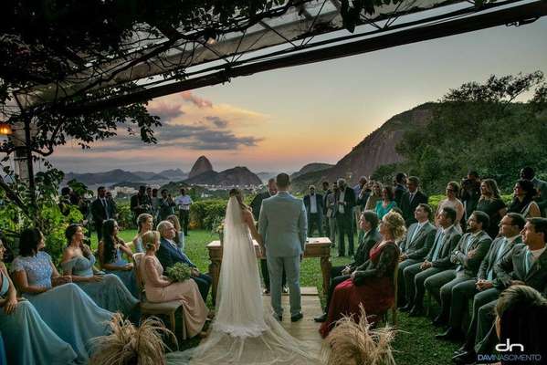 Casamento de Heloísa Wolf e Eduardo Bolsonaro - O deputado federal Eduardo Bolsonaro e a psicóloga Heloísa Wolf celebraram casamento neste sábado, 25, no Rio.