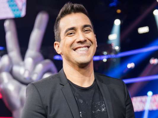 André Marques engatou namoro com a modelo e atriz Sofia Starling