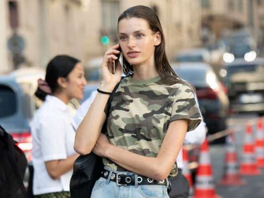 10 looks em estilo anos 90 para você se inspirar