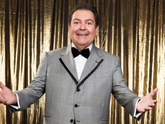 Mulher de Faustão posou com filhos e internautas notaram semelhança de João Guilherme com o pai: 'Xerox'