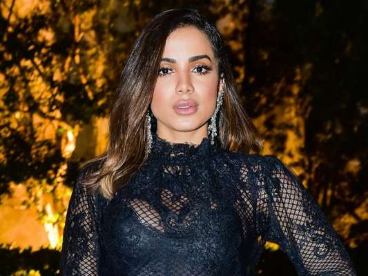 Namorando, Anitta comemora nova fase na carreira: 'Curtir o gato que arrumei'
